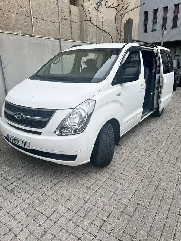 جولة كازبيجي من تبليسي بفان هيونداي H1 مع سائق عربي