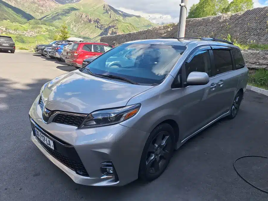 ميني فان تويوتا سيينا للعائلات في جورجيا